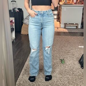 HOLLISTER DAD JEANS ULTRA HIGH-RISE MEDIUM WASH | SIZE 00 Reg